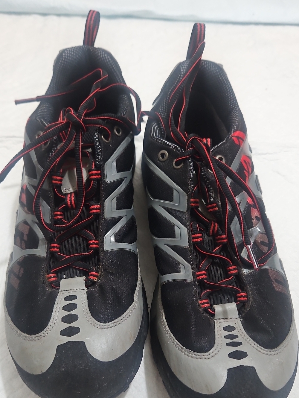 Men's Montrial Athletic Lace-Up Sneakers in Black & Red Sz 11